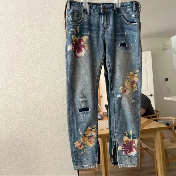 ONE TEASPOON FREEBIRDS ORCHID PRINT CROP JEANS